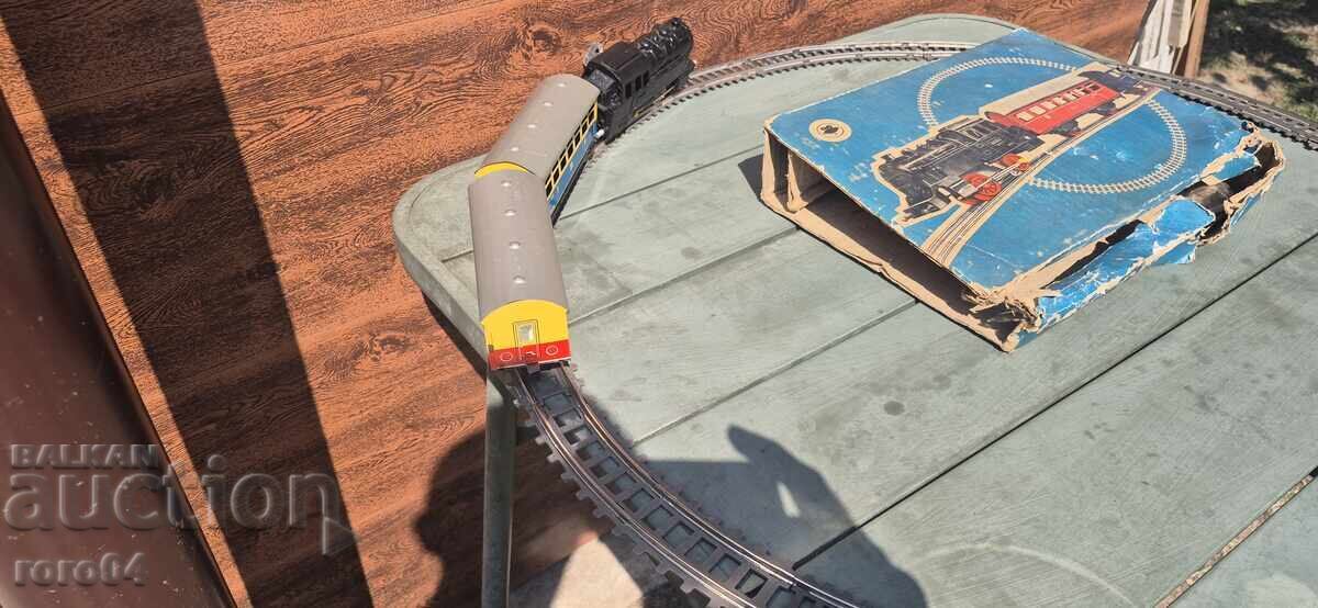 OLD GERMAN TIN TRAIN with price 58.50 BGN | € 29.91