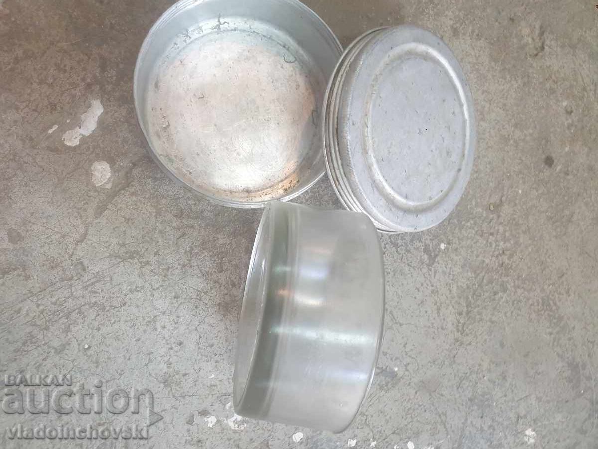 стара военна или туристическа алуминиева кутия с вложка с цена € 12.78 | 25.00 лв. стара военна или туристическа алуминиева кутия с вложка с цена € 12.78 | 25.00 лв.