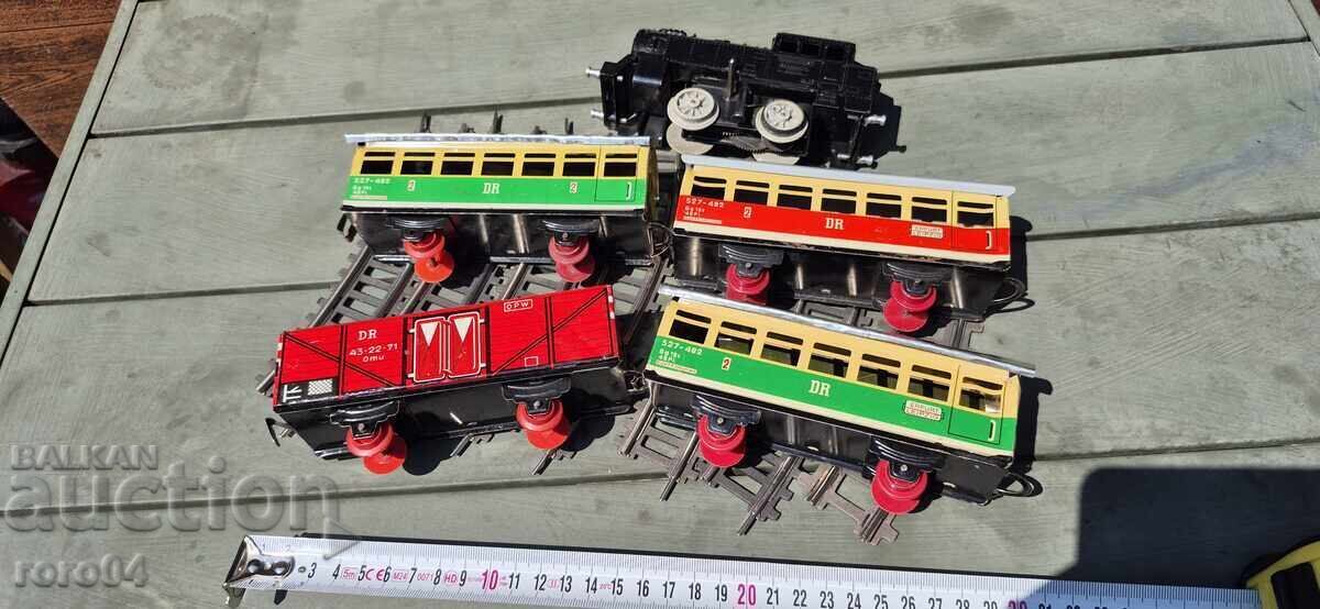 ΣΤΑΡ ΓΕΡΜΑΝΙΚΟ ΣΙΔΕΡΕΝΙΟ ΤΡΕΝΟ - 3 - 6 ΣΤΑΡ ΓΕΡΜΑΝΙΚΟ ΣΙΔΕΡΕΝΙΟ ΤΡΕΝΟ - 3 - 6