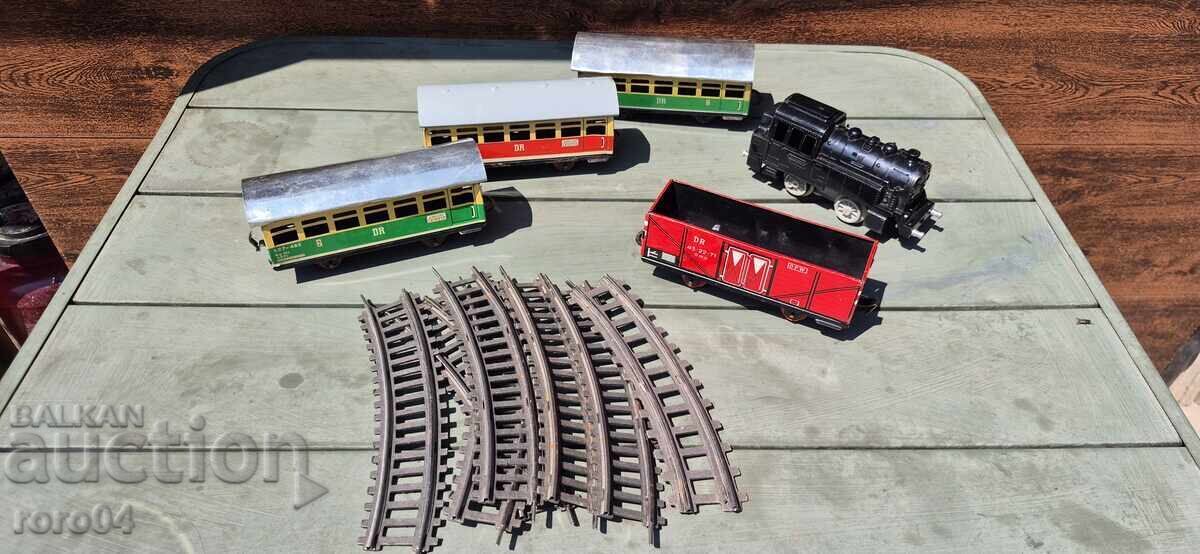 ΣΤΑΡ ΓΕΡΜΑΝΙΚΟ ΣΙΔΕΡΕΝΙΟ ΤΡΕΝΟ - 3 ΣΤΑΡ ΓΕΡΜΑΝΙΚΟ ΣΙΔΕΡΕΝΙΟ ΤΡΕΝΟ - 3