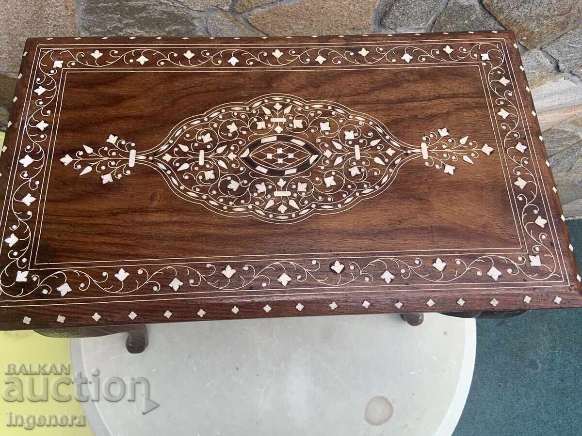MASĂ MĂSUȚĂ CHIPPENDALE INTARSIE FRUMUSEȚE - 490 X 280 X 410 MM cu preț € 63.00 | 123.22 BGN MASĂ MĂSUȚĂ CHIPPENDALE INTARSIE FRUMUSEȚE - 490 X 280 X 410 MM cu preț € 63.00 | 123.22 BGN