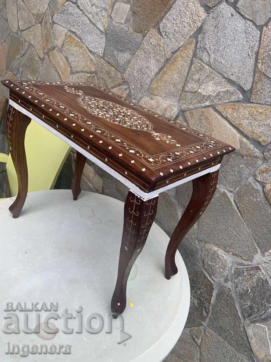 Licitație MASĂ MĂSUȚĂ CHIPPENDALE INTARSIE FRUMUSEȚE - 490 X 280 X 410 MM Licitație MASĂ MĂSUȚĂ CHIPPENDALE INTARSIE FRUMUSEȚE - 490 X 280 X 410 MM