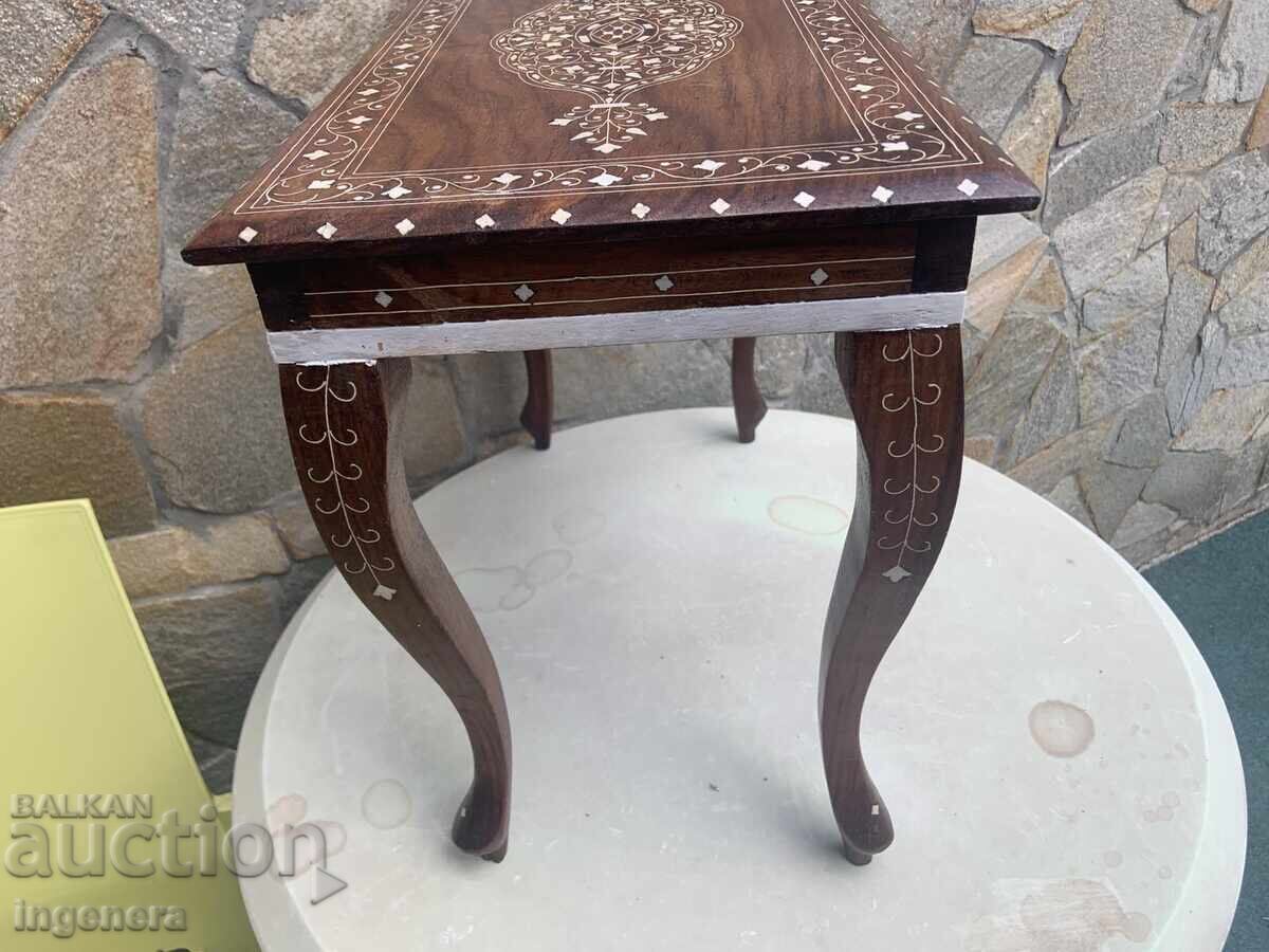 Livrarea MASĂ MĂSUȚĂ CHIPPENDALE INTARSIE FRUMUSEȚE - 490 X 280 X 410 MM Livrarea MASĂ MĂSUȚĂ CHIPPENDALE INTARSIE FRUMUSEȚE - 490 X 280 X 410 MM