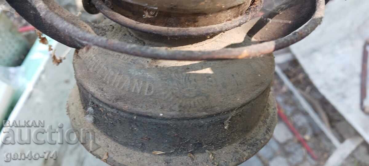 Lanterna FEUERHAND cu preț € 20.45 | 40.00 BGN Lanterna FEUERHAND cu preț € 20.45 | 40.00 BGN