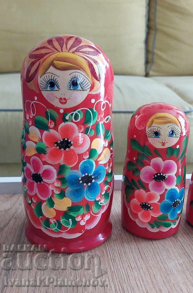 Δημοπρασία Ματριόσκες σετ 5 τεμαχίων για γνώστες Δημοπρασία Ματριόσκες σετ 5 τεμαχίων για γνώστες