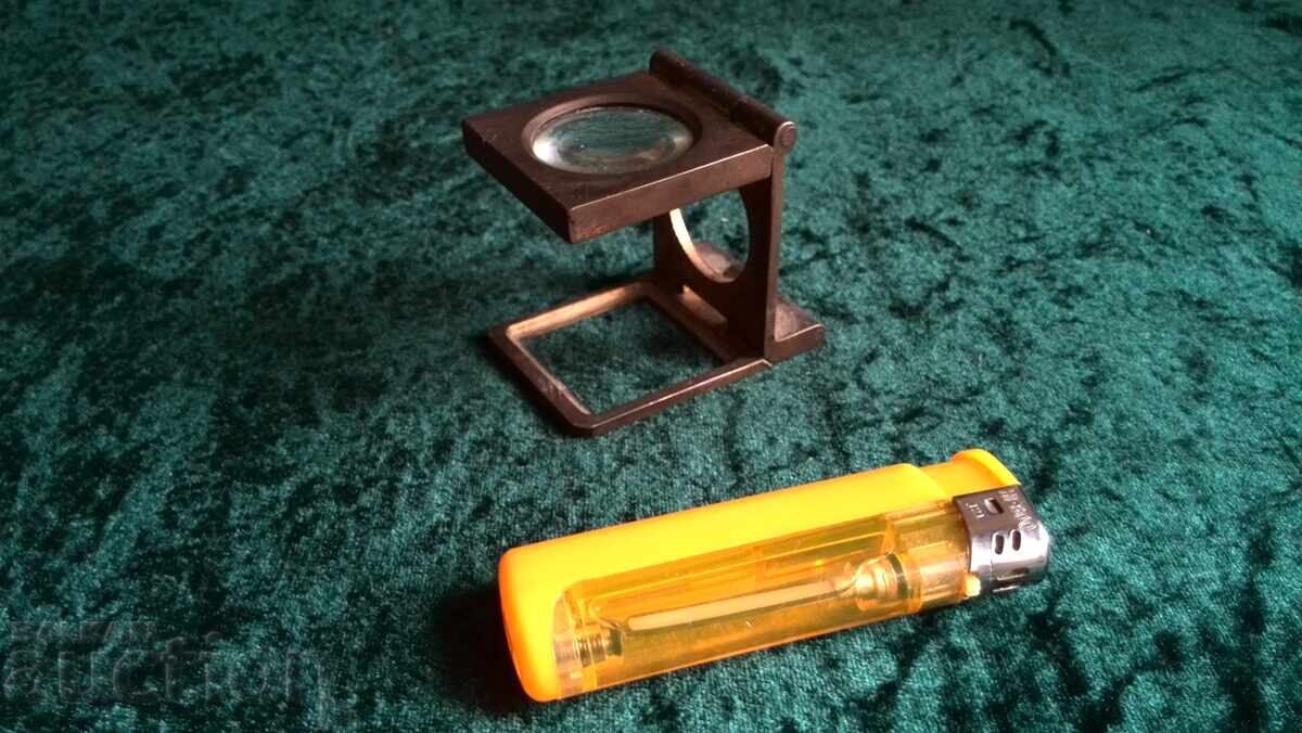 Lupă de bijuterie antică germană din bronz sau alamă cu preț 85.00 BGN | € 43.46 Lupă de bijuterie antică germană din bronz sau alamă cu preț 85.00 BGN | € 43.46