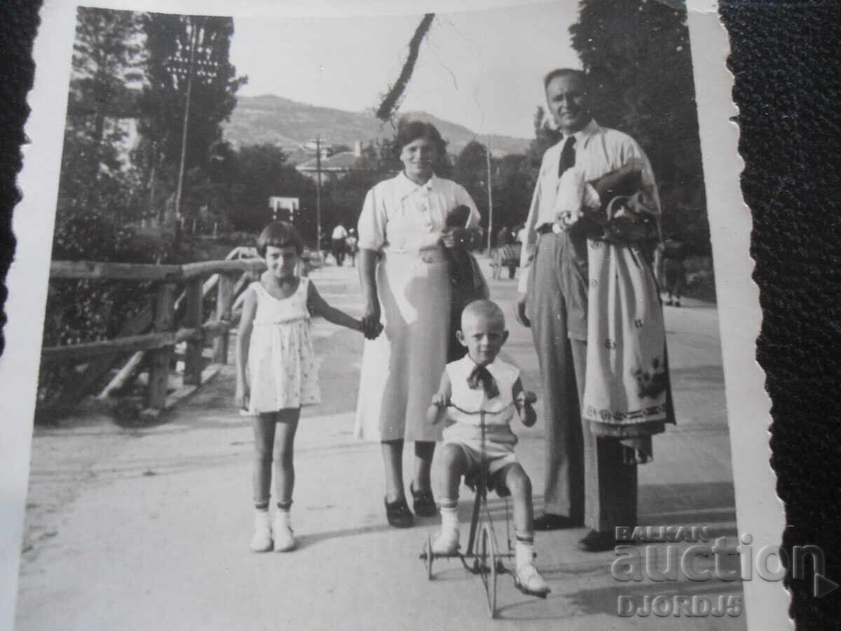 old photo with price 1.00 BGN | € 0.51 old photo with price 1.00 BGN | € 0.51