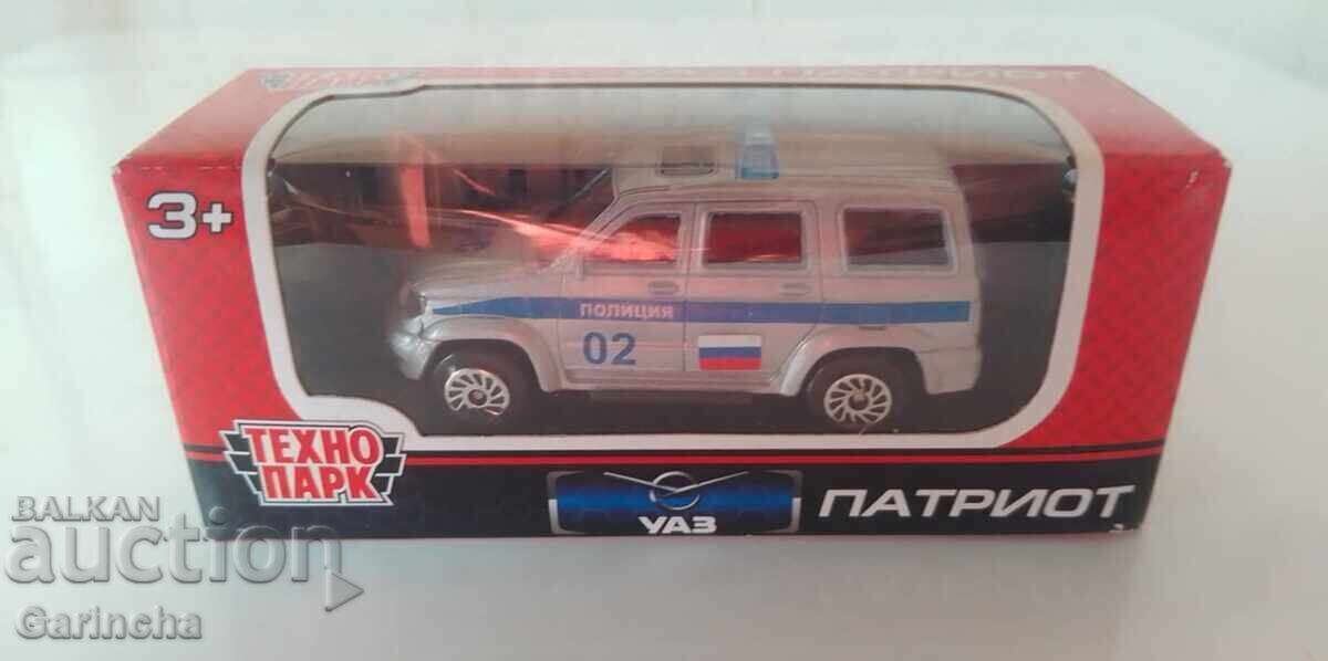 UAZ Patriot 1/72