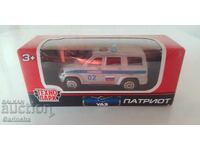 Uaz Patriot 1/72