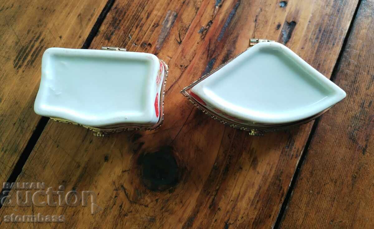 Lot de cutii din porțelan cu preț 9.00 BGN | € 4.60