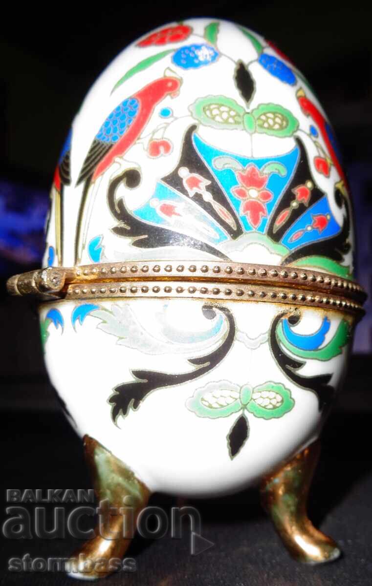 Porcelain egg, jewelry box with price 14.00 BGN | € 7.16 Porcelain egg, jewelry box with price 14.00 BGN | € 7.16