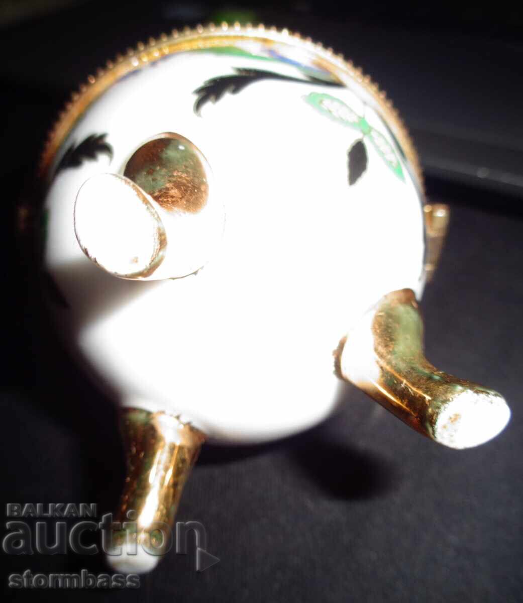 Auction Porcelain egg, jewelry box Auction Porcelain egg, jewelry box