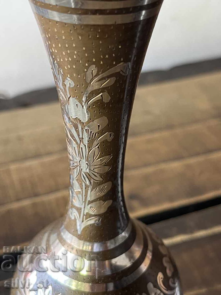Auction Indian vase / brass Auction Indian vase / brass