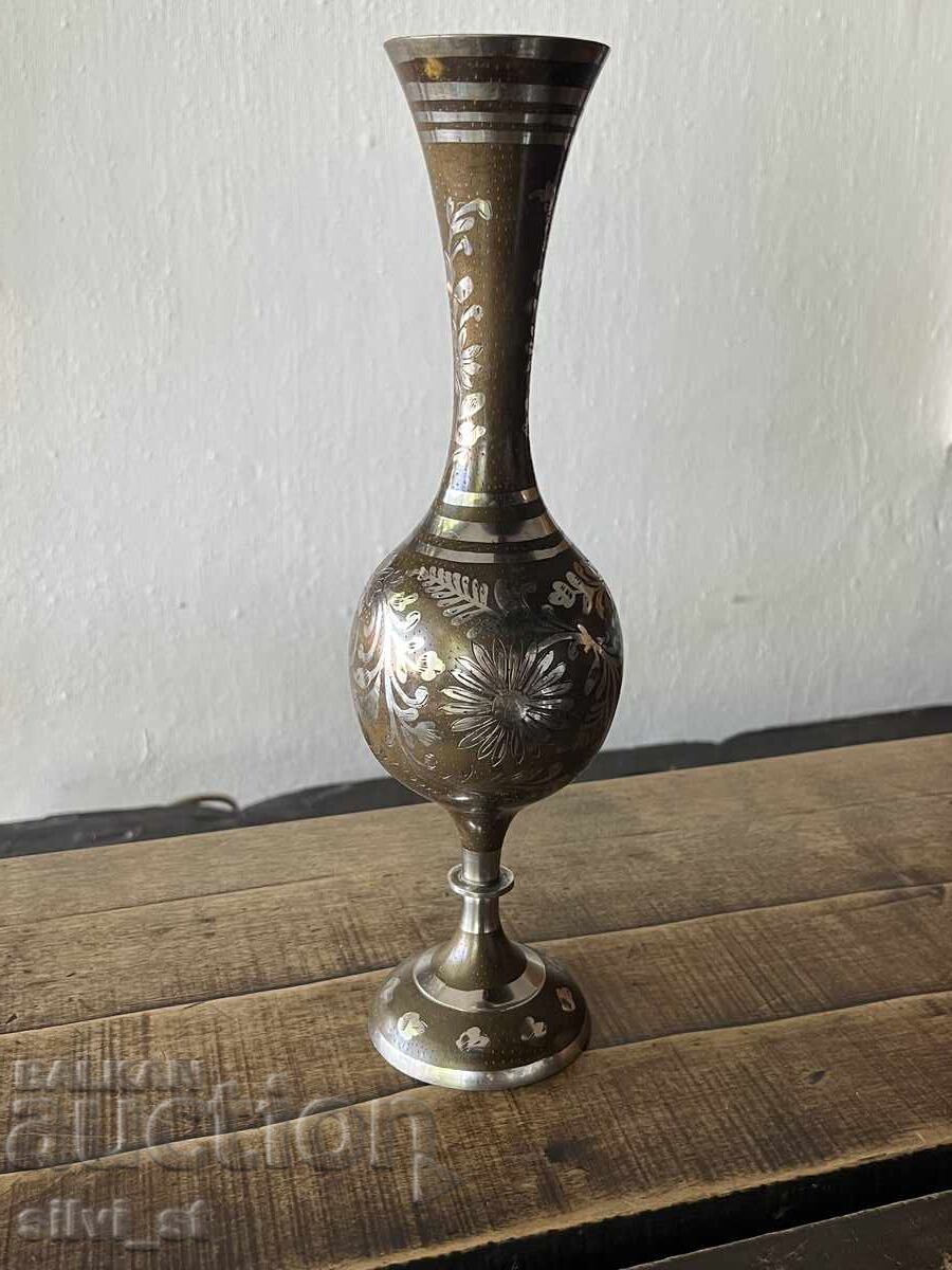 Indian vase / brass Indian vase / brass