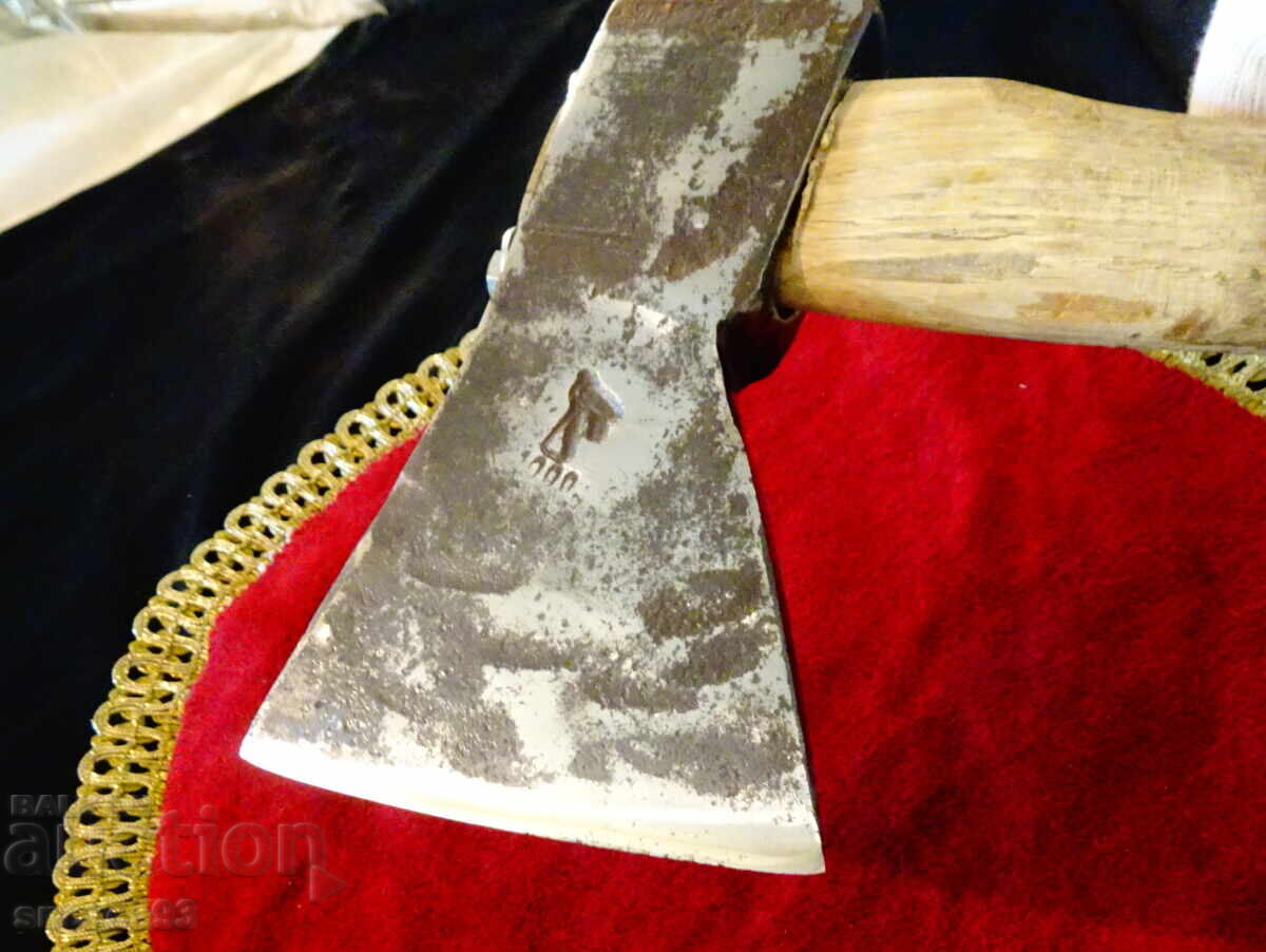 Δημοπρασία Γερμανικό τσεκούρι, τσεκούρι August Helsper, 1 kg., λαβή