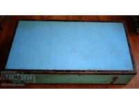 Παλιό διπλό ξύλινο κουτί ψαρέματος