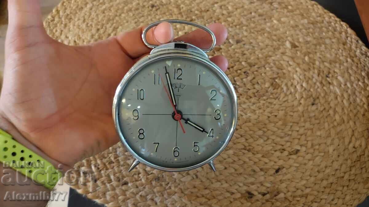 Old mechanical alarm clock - Beige-Ecru - Works with price 9.90 BGN | € 5.06