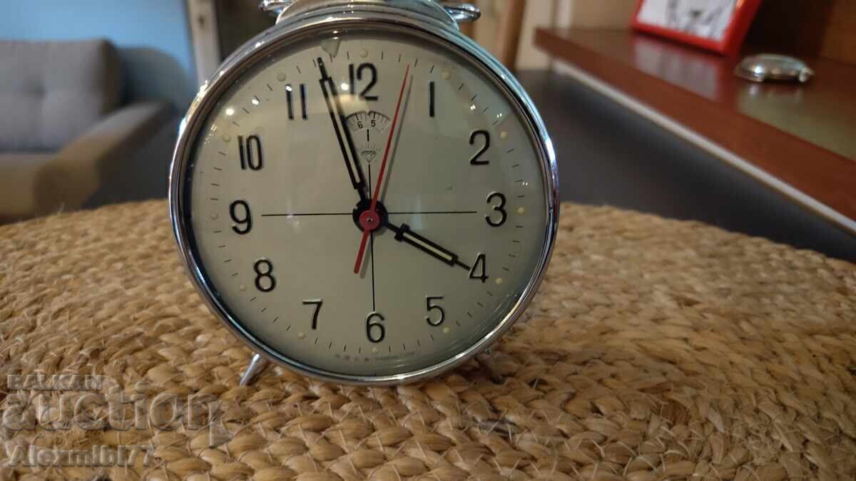 Delivery of Old mechanical alarm clock - Beige-Ecru - Works