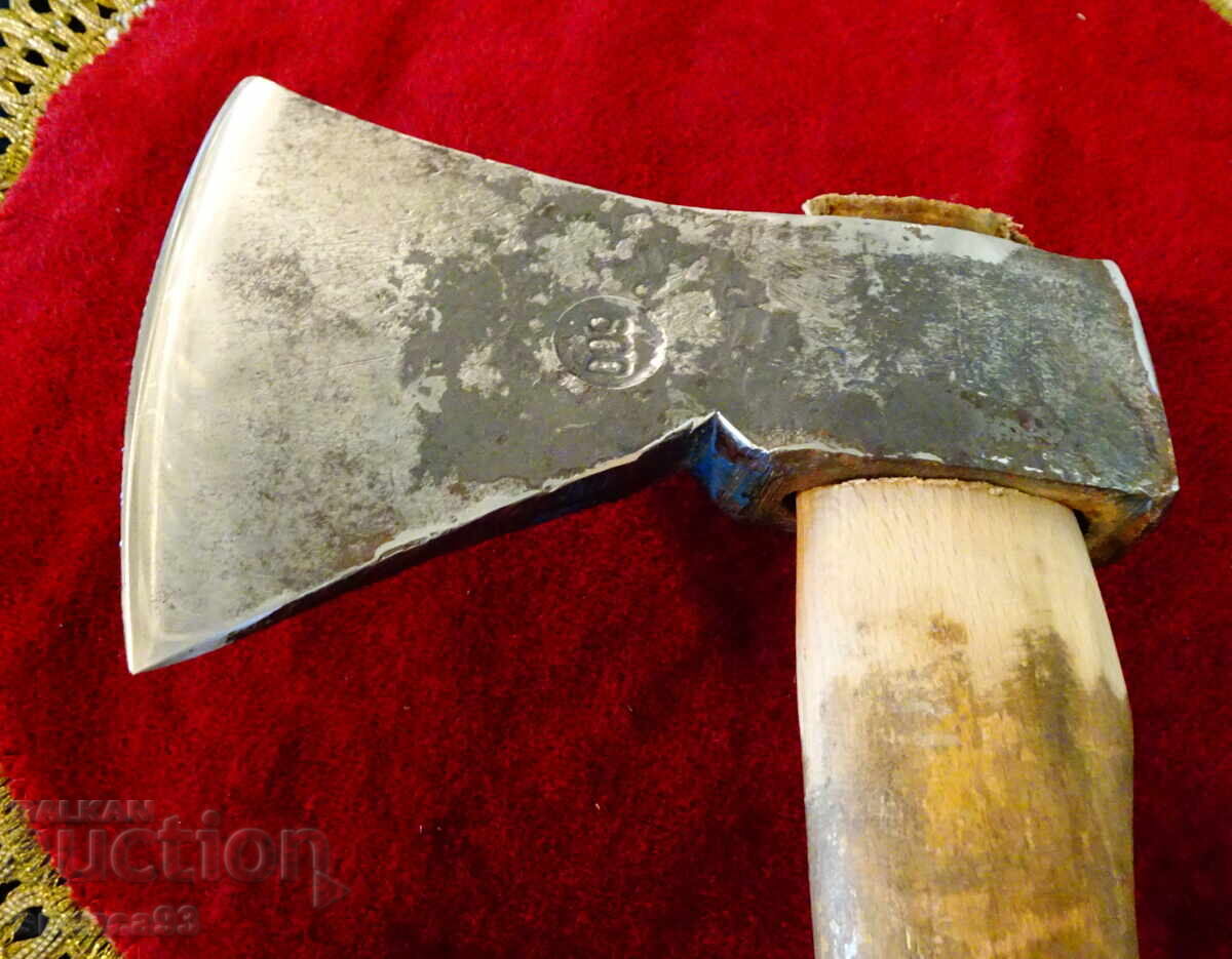 Auction German axe, hatchet 0.600 kg., handle Auction German axe, hatchet 0.600 kg., handle