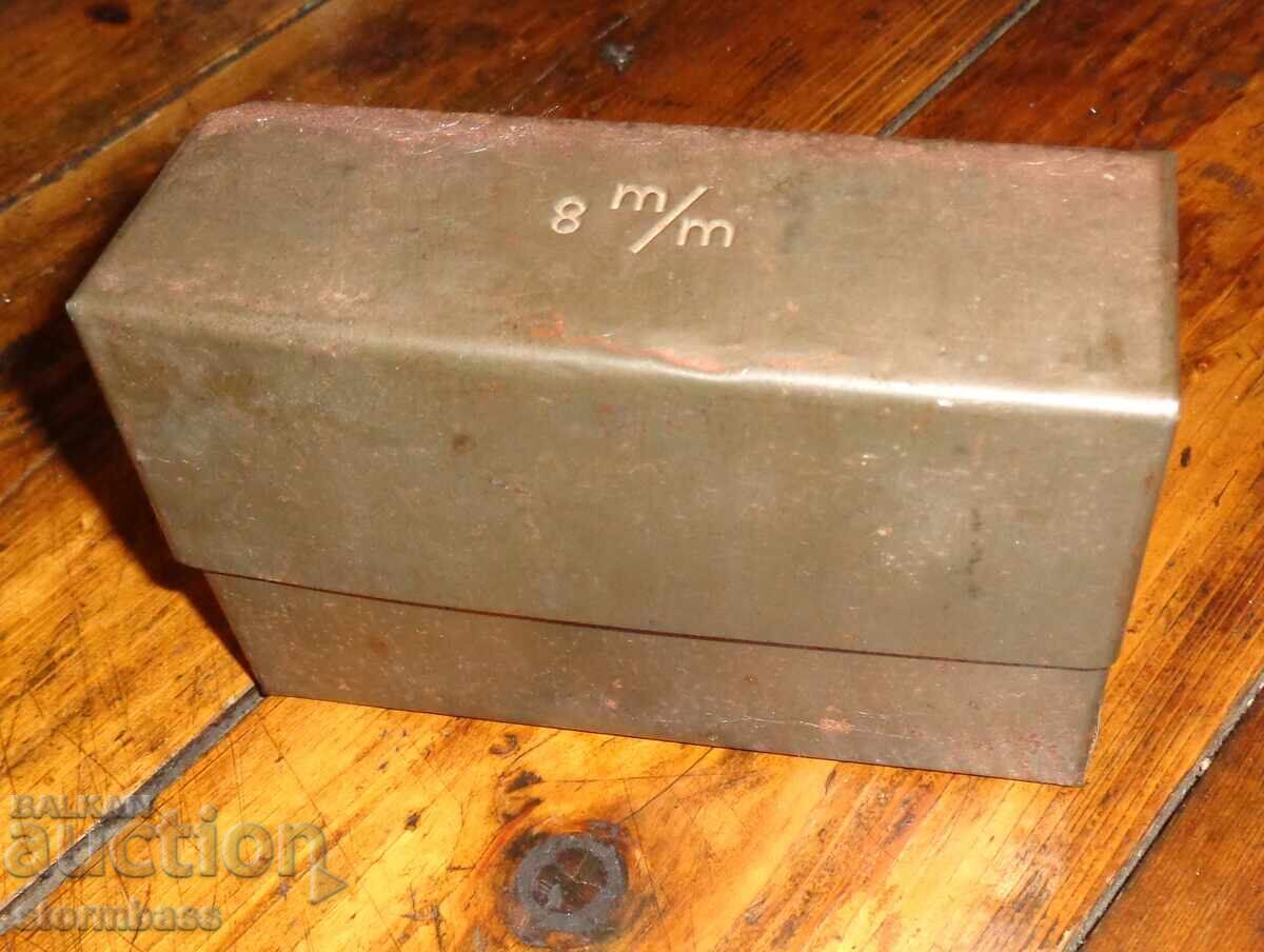 Δημοπρασία Λατινικά γράμματα για σφηνώματα