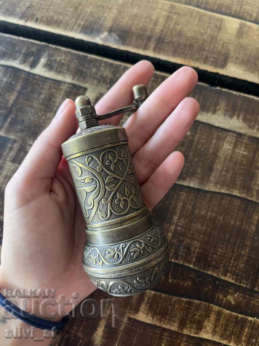 Brass pepper mills / engraved with price 25.00 BGN | € 12.78