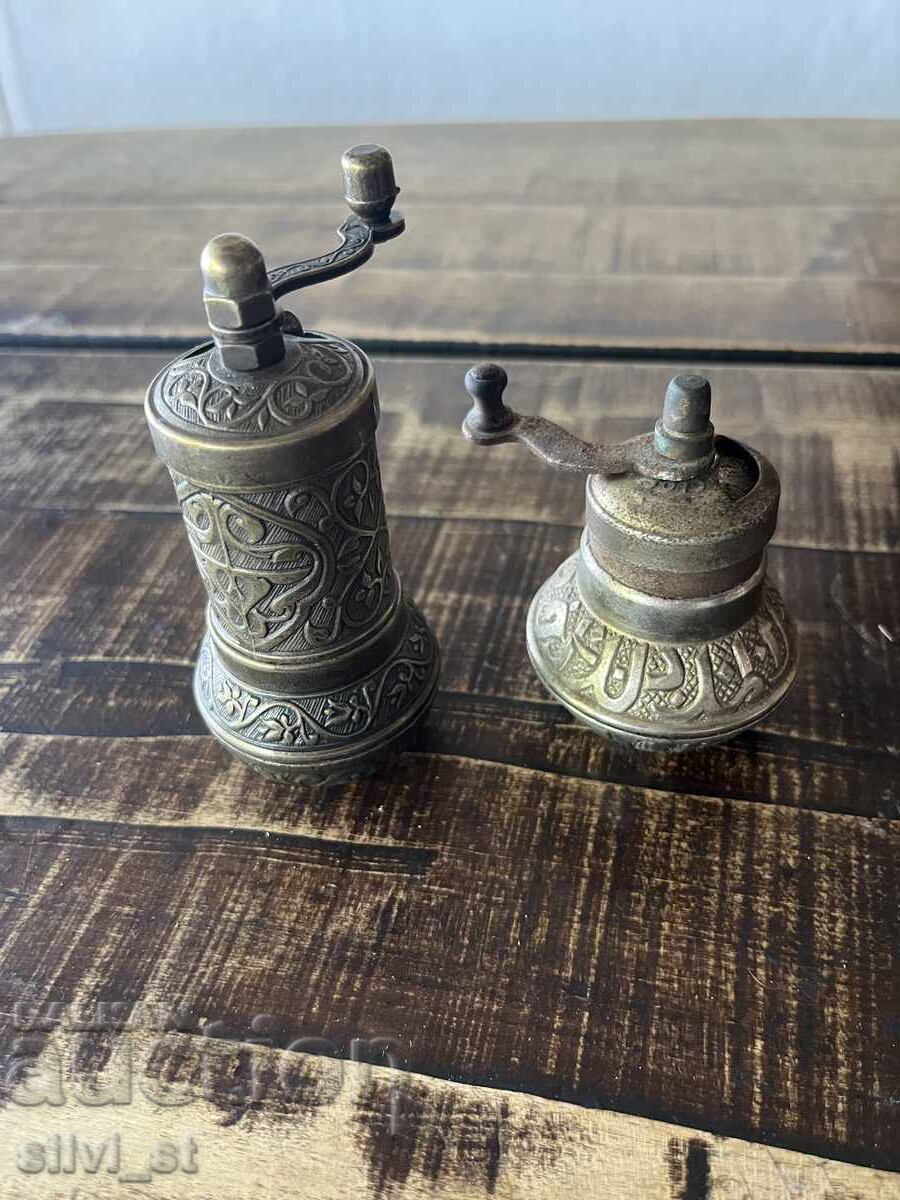 Delivery of Brass pepper mills / engraved