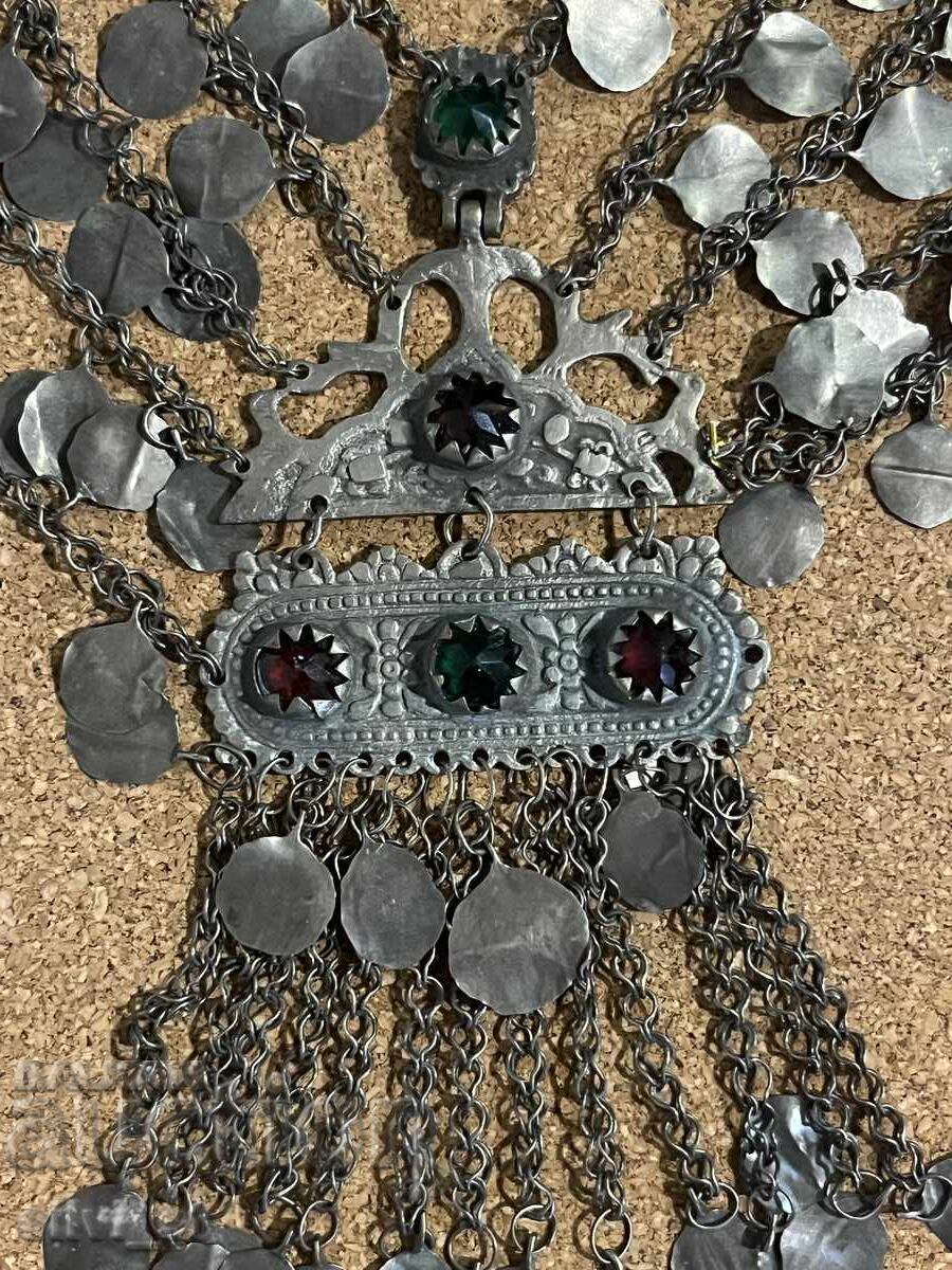 RENAISSANCE SILVER JEWELRY READER BOOK, FLASH with price 750.00 BGN | € 383.47