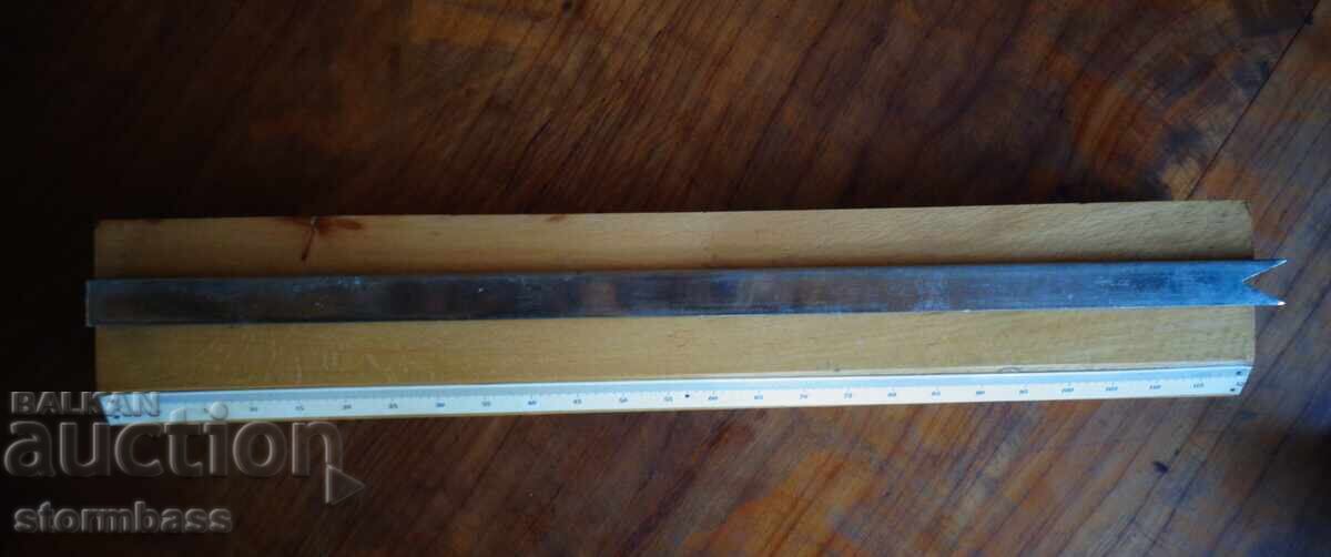 Un metru vechi oarecare cu preț 12.00 BGN | € 6.14