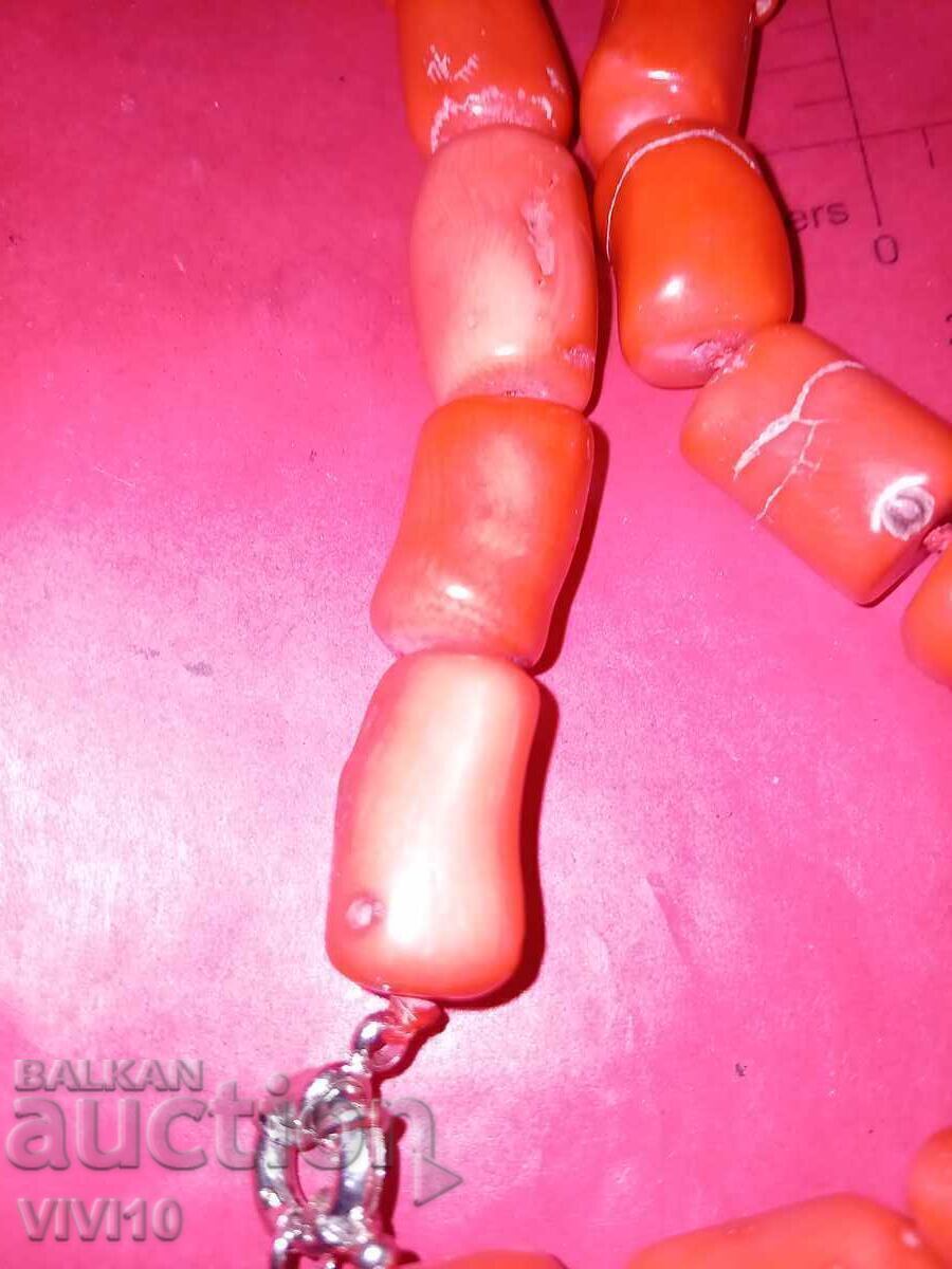 Licitație Colier vechi din coral roșu