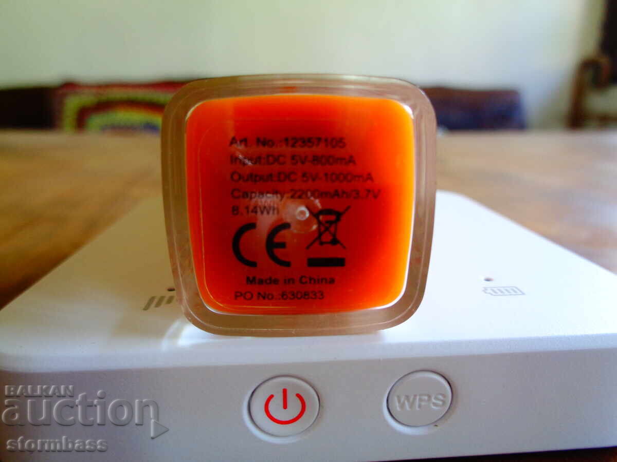 Auction  Wi-Fi Biscuit and External Battery