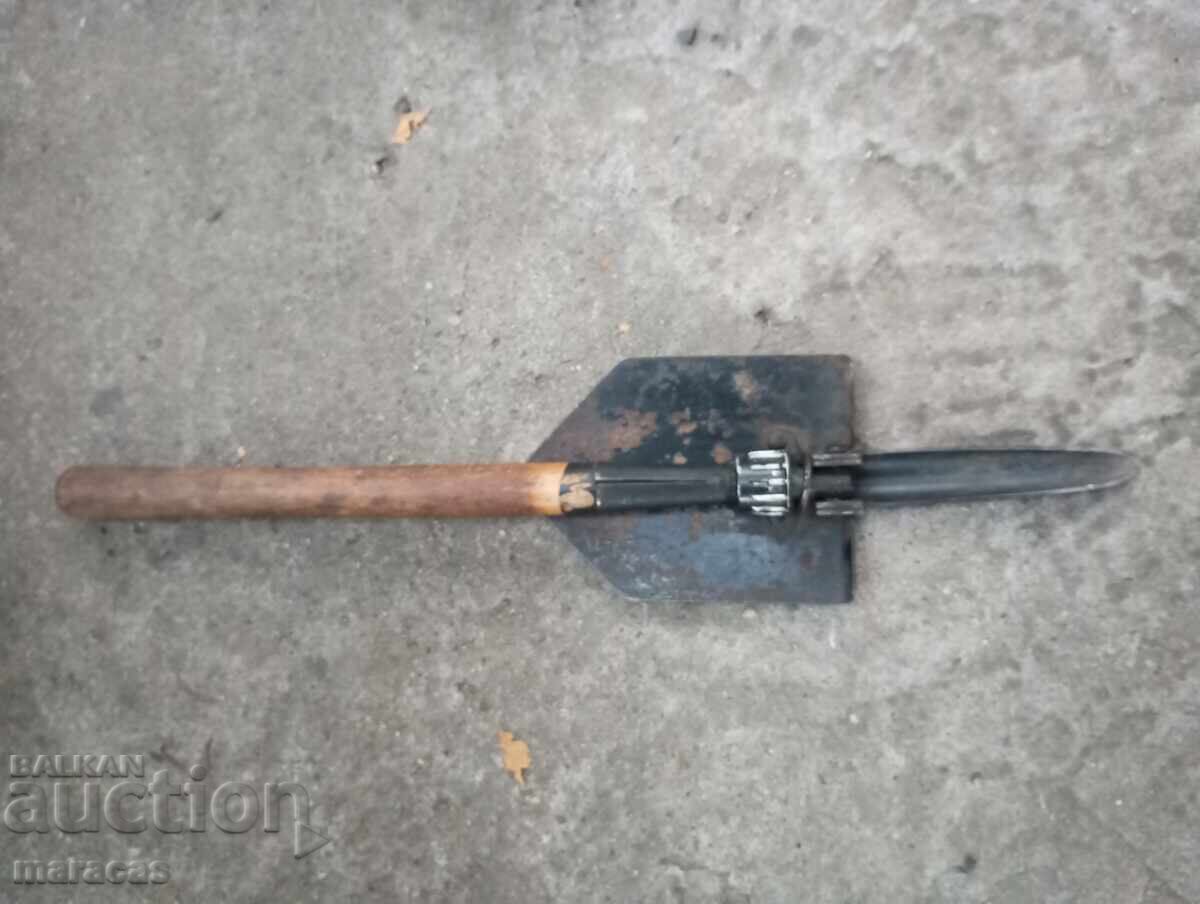 An old soldier's shovel with price 40.00 BGN | € 20.45
