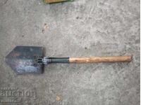 Ένα παλιό φτυάρι στρατιώτη