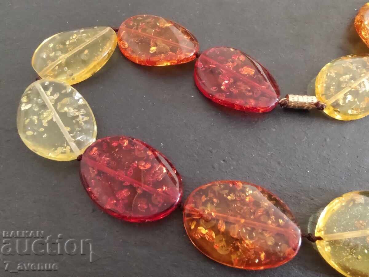 Delivery of Necklace, necklace, jewelry, 70s, 9.08.2025