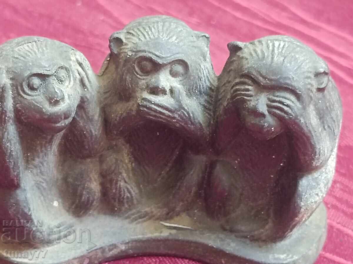 НЕ ЗНАМ, НЕ ЧУХ, НЕ ВИДЯХ СТАРА ФИГУРА - ЧУГУН  или Мед с цена 20.00 лв. | € 10.23