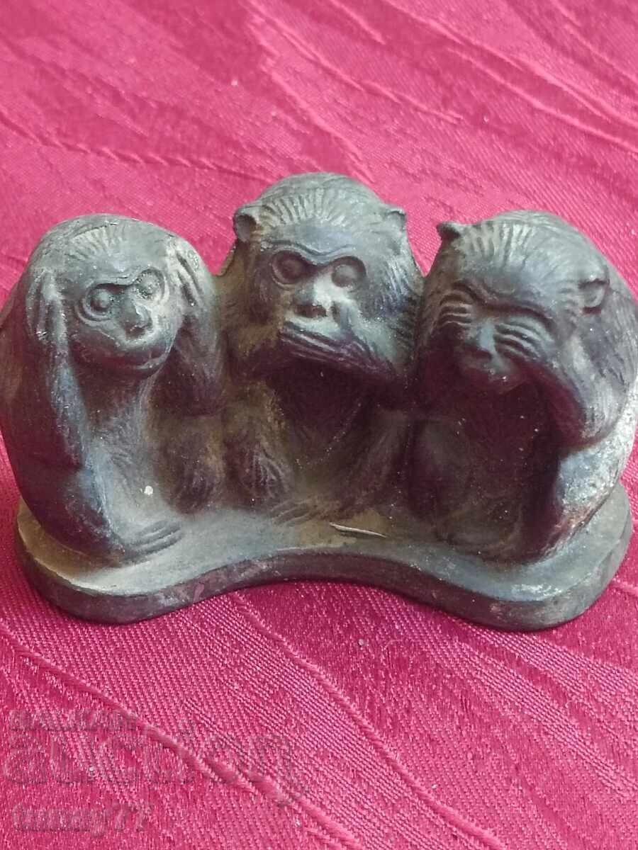 НЕ ЗНАМ, НЕ ЧУХ, НЕ ВИДЯХ СТАРА ФИГУРА - ЧУГУН  или Мед