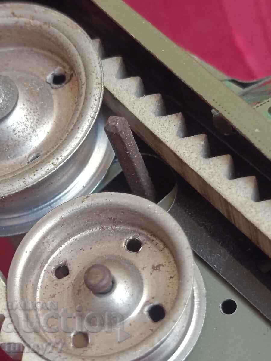 Licitație Rară cărucioară metalică Tanc