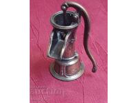 Ascuțitoare de metal rară cu marcaje