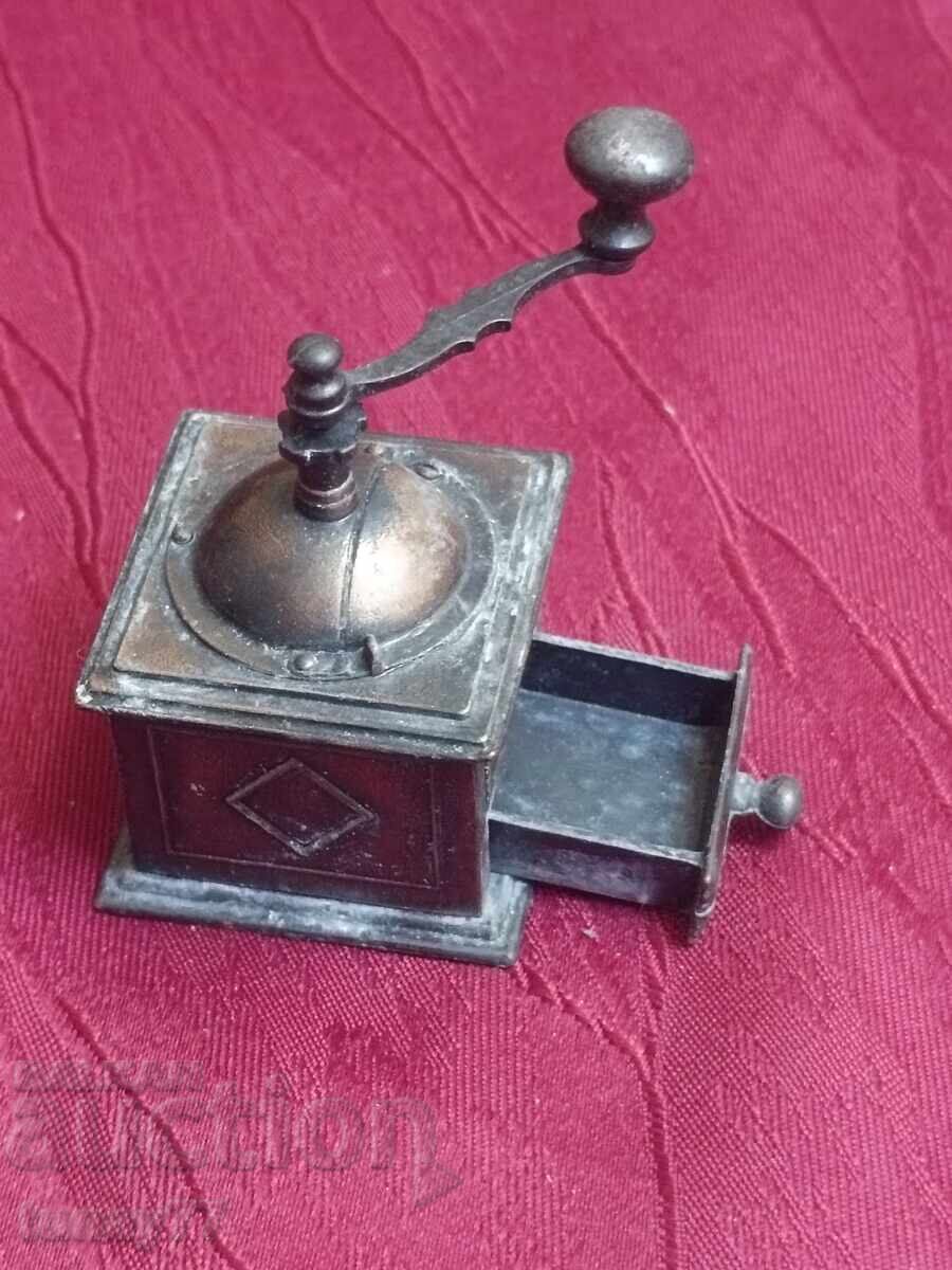 Рядка метална острилка с маркировки