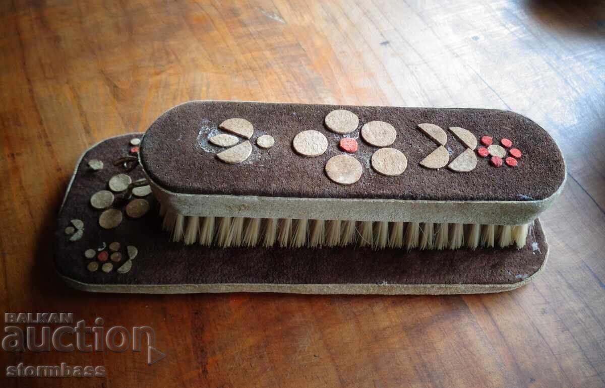 Стара СОЦ велурена четка