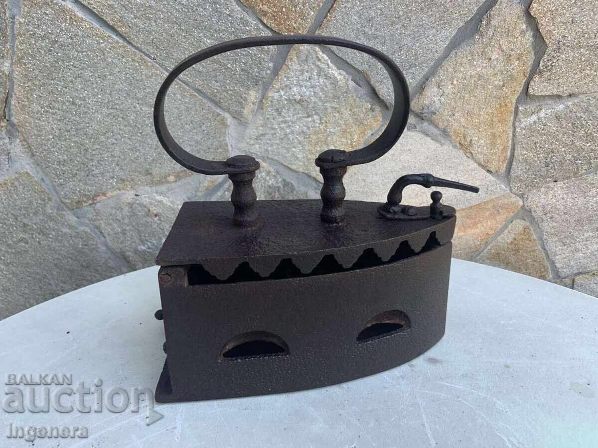 SOBA VECHE DE FOC CU CĂRBUNI cu preț 37.00 BGN | € 18.92