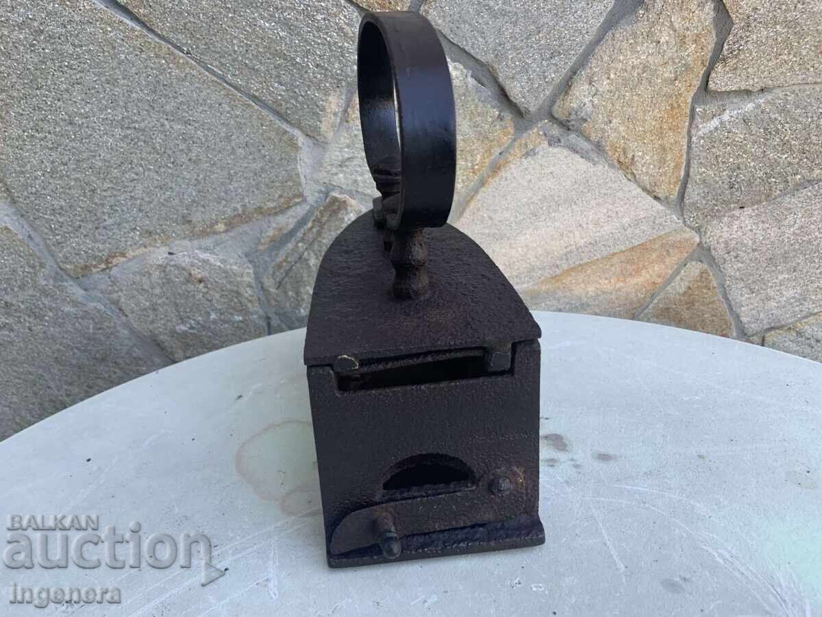 Licitație SOBA VECHE DE FOC CU CĂRBUNI