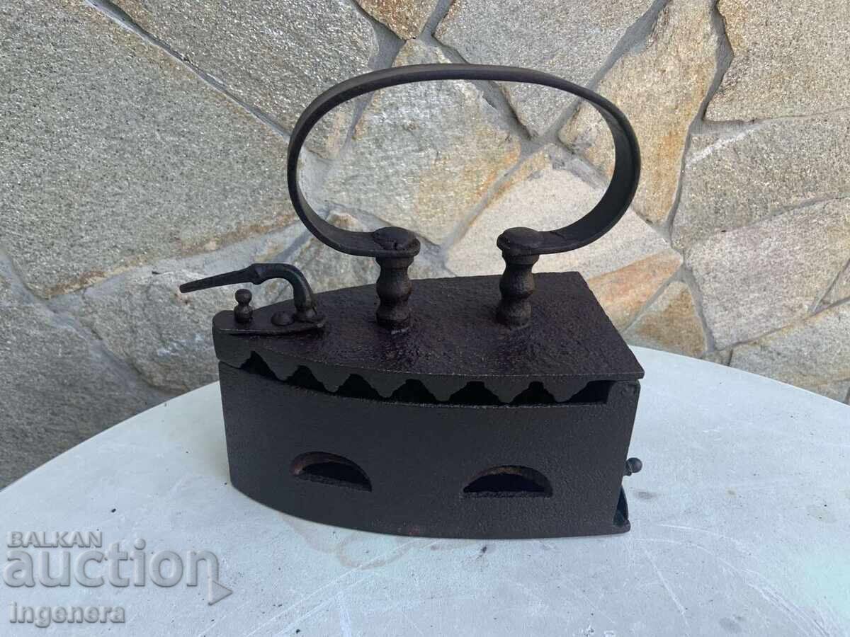 SOBA VECHE DE FOC CU CĂRBUNI