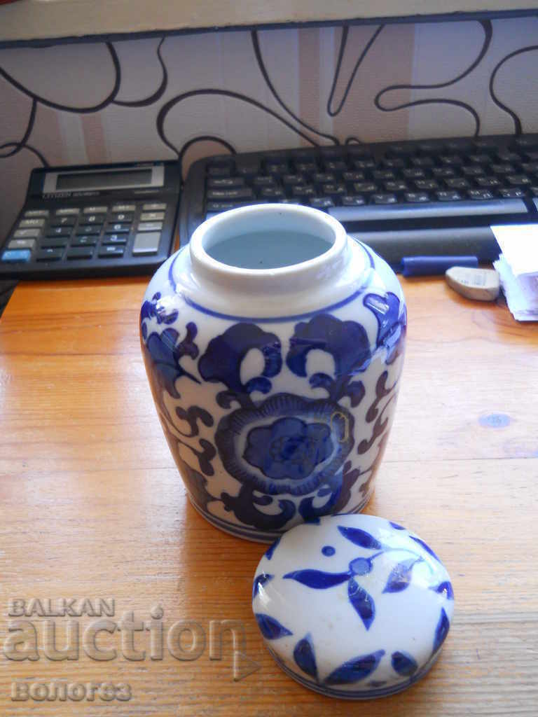 Borcan de ghimbir cu capac - China cu preț 25.00 BGN | € 12.78 Borcan de ghimbir cu capac - China cu preț 25.00 BGN | € 12.78