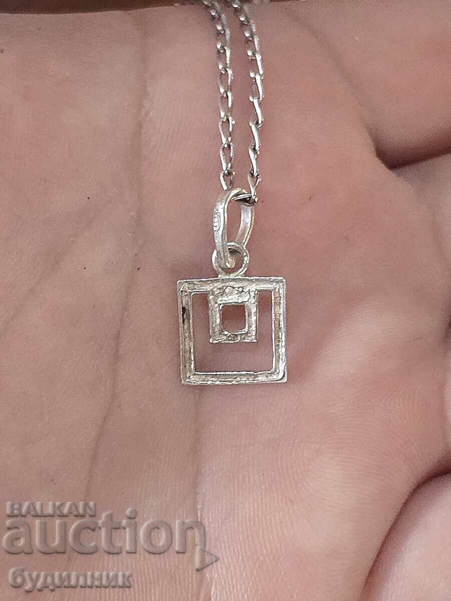 Delivery of Silver chain with pendant. 49cm. I'm listing over 100 auctions Delivery of Silver chain with pendant. 49cm. I'm listing over 100 auctions