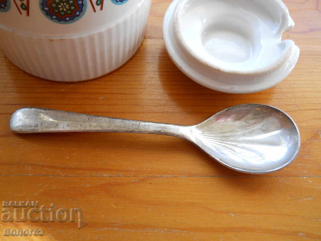 Licitație Zahăr din porțelan cu lingură de argint (Anglia) Licitație Zahăr din porțelan cu lingură de argint (Anglia)