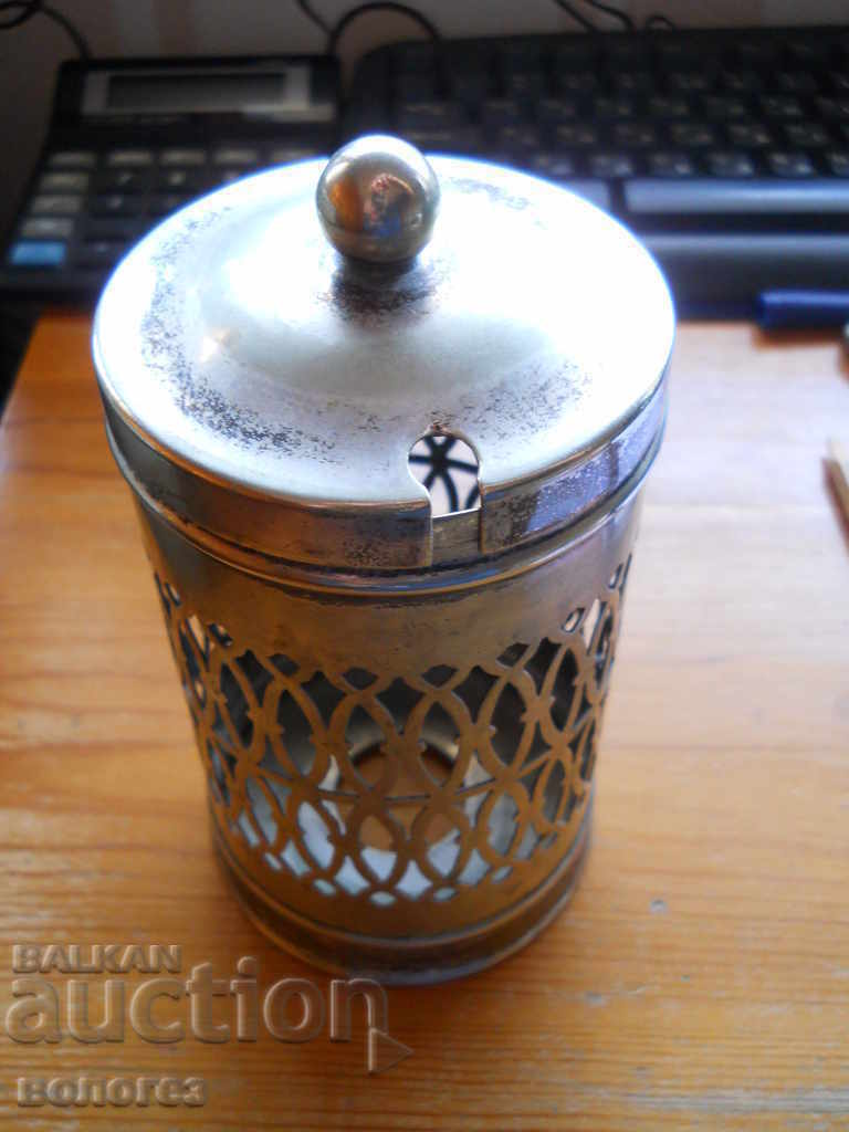 Suport placat cu argint pentru zahăr din sticlă cu preț 10.00 BGN | € 5.11 Suport placat cu argint pentru zahăr din sticlă cu preț 10.00 BGN | € 5.11