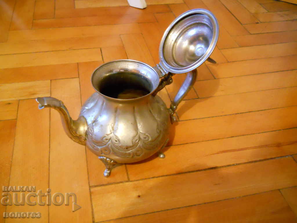 Licitație Ceainic vechi cu vultur pe capac - Maroc Licitație Ceainic vechi cu vultur pe capac - Maroc