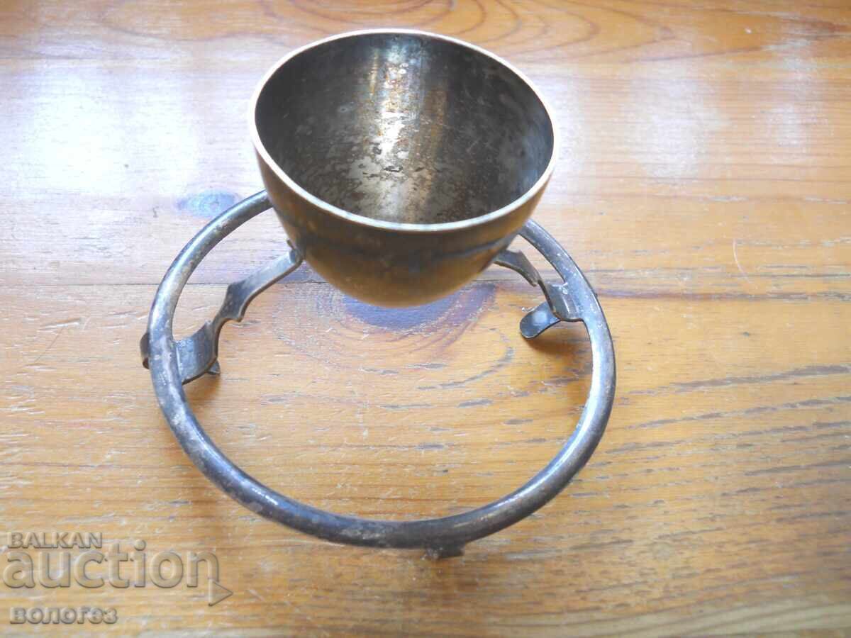 Ceașcă de ou argintată "Hukin & Heath" cu preț 35.00 BGN | € 17.90 Ceașcă de ou argintată "Hukin & Heath" cu preț 35.00 BGN | € 17.90