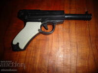 Pistol de jucărie din plastic vechi, din perioada comunistă