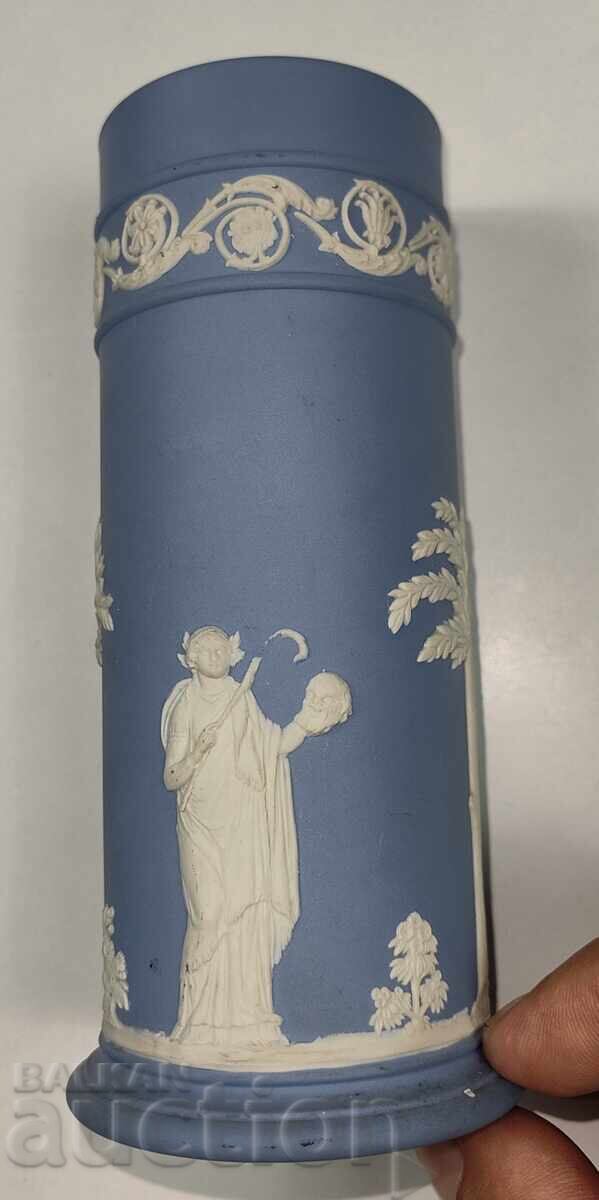 Livrarea VAZĂ ȘI CUTIUȚĂ MICĂ PENTRU BIJUTERII WEDGWOOD ENGLAND Livrarea VAZĂ ȘI CUTIUȚĂ MICĂ PENTRU BIJUTERII WEDGWOOD ENGLAND